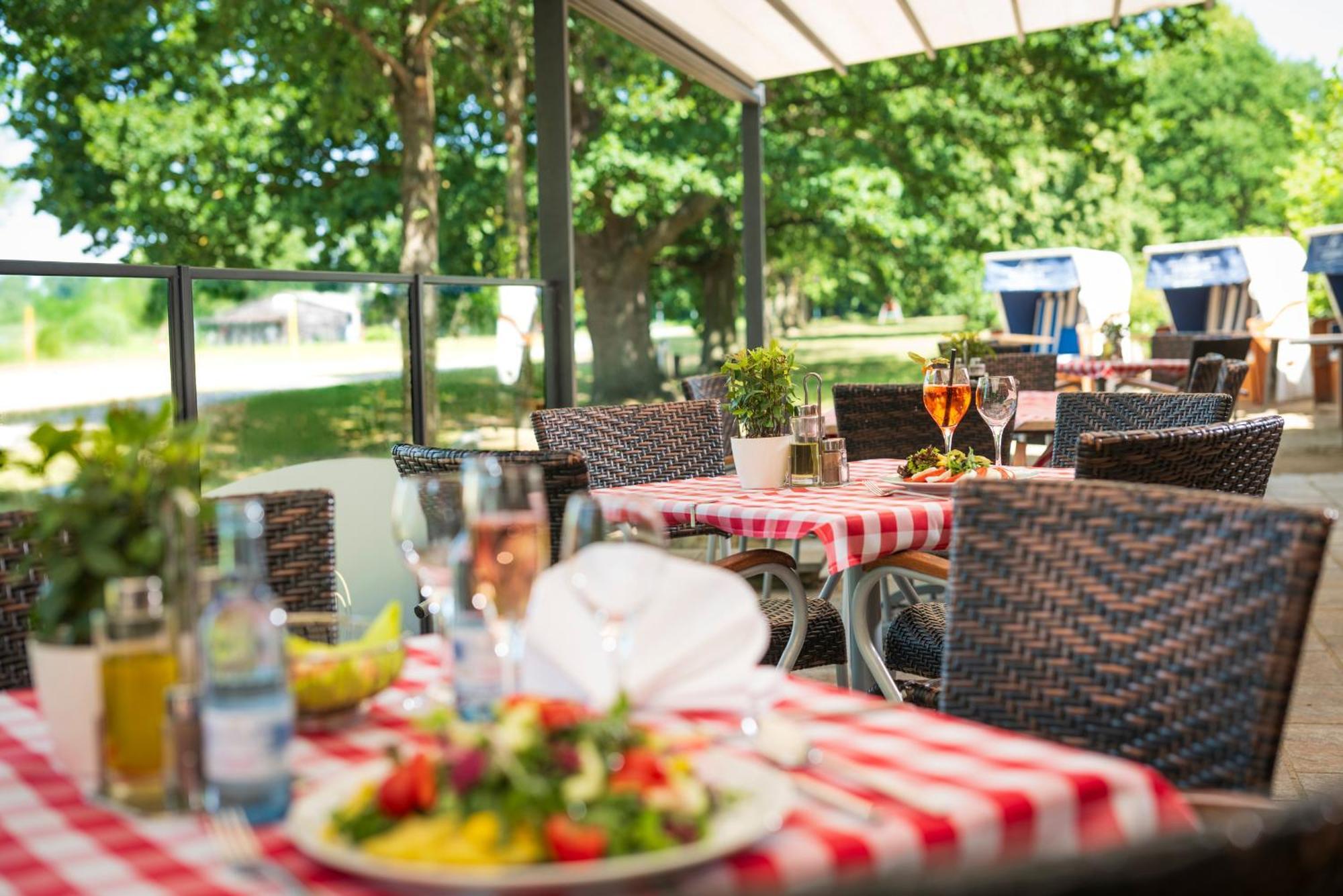 Strandhaus Am Inselsee Güstrow Exteriör bild
