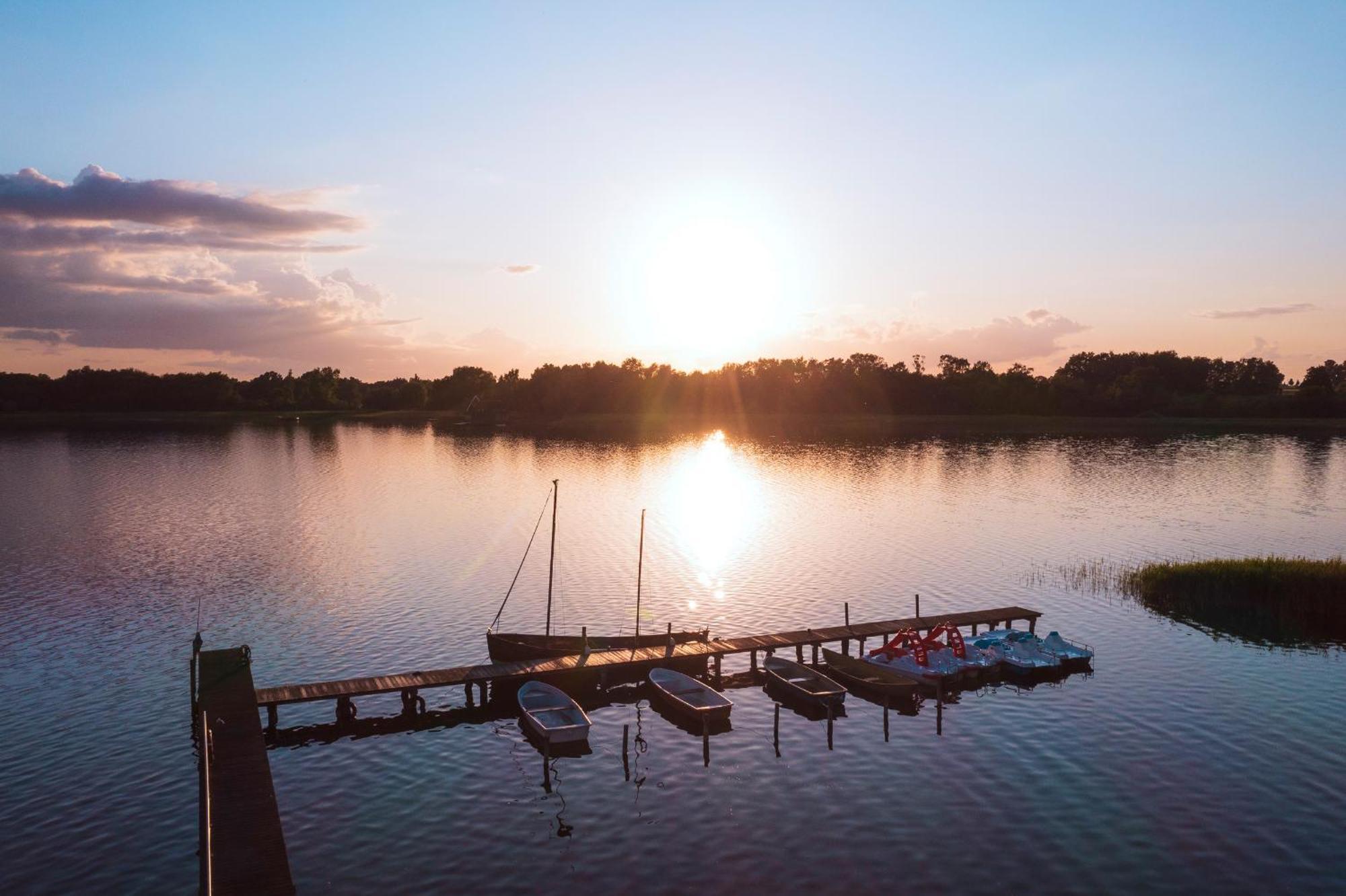 Strandhaus Am Inselsee Hotell Güstrow Exteriör bild