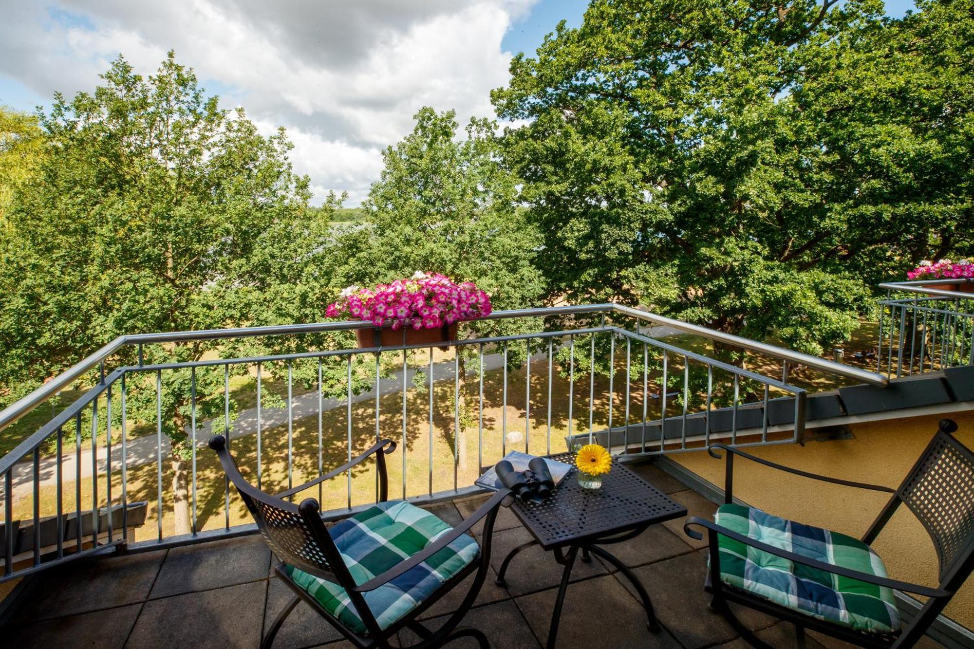 Strandhaus Am Inselsee Hotell Güstrow Exteriör bild